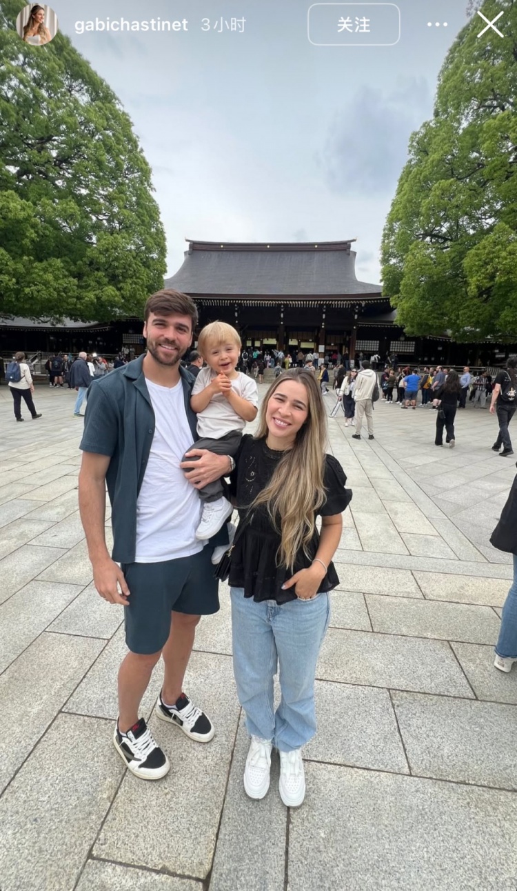 澤卡妻子更新社媒，曬出休賽期一家人在日本明治神宮游覽照
