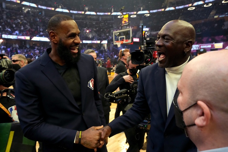 大球談NBA總統(tǒng)山球員：詹姆斯、喬丹、科比、奧尼爾